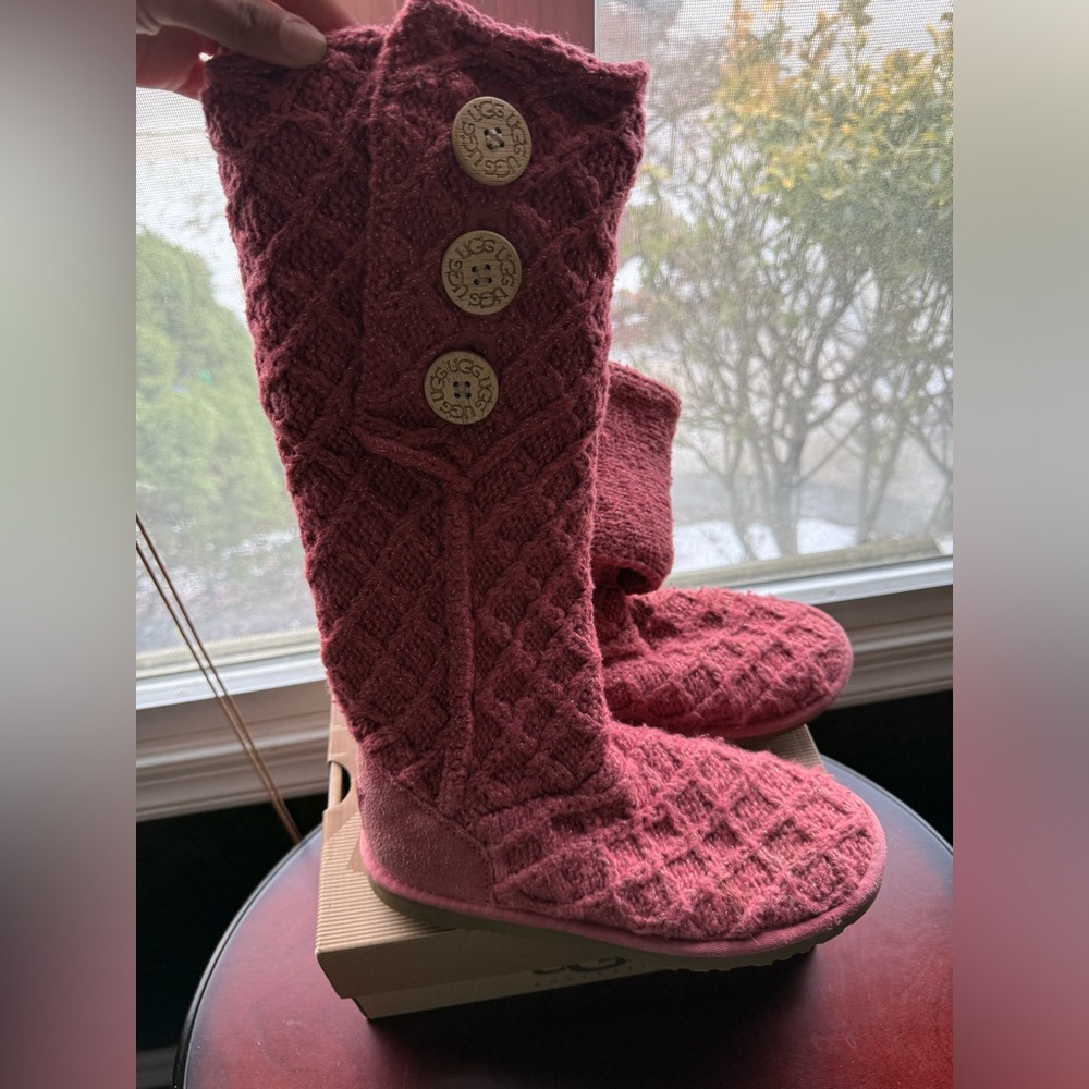 UGG Knit Boots with Buttons (SIZE 6)